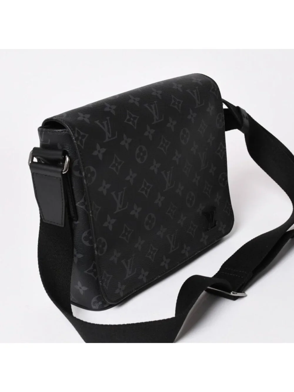 Louis Vuitton District PM Shoulder Bag Monogram Eclipse Canvas